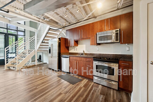 Building Photo - 415 St Pauls Blvd