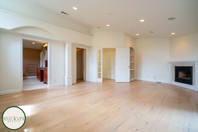 Building Photo - Gorgeous Four Bedroom Home | Expansive Backyard | Swimming Pool