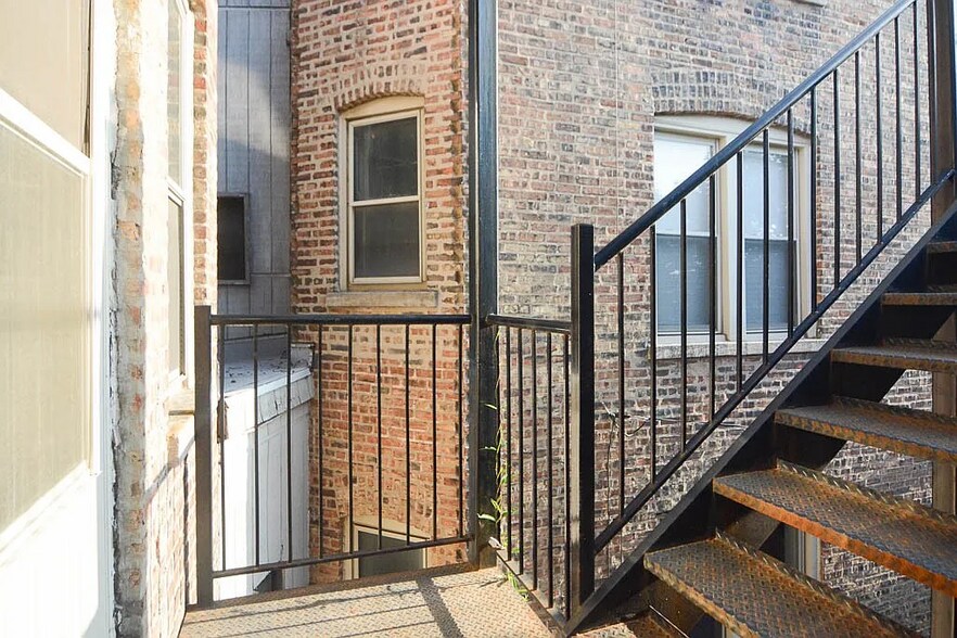 Building Photo - 2650 N Saint Louis Ave