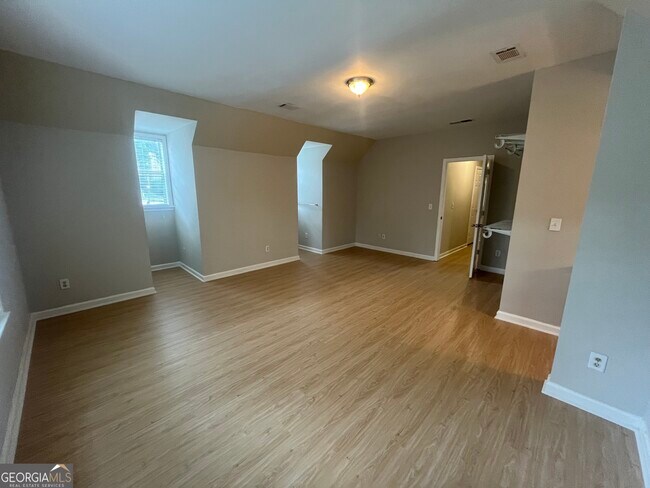 Building Photo - 3818 Elaine Ct