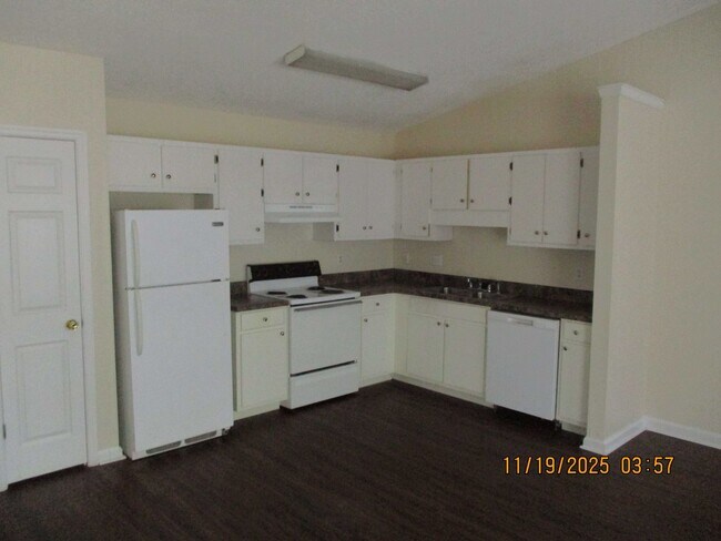 Building Photo - 2517 Cardinal St