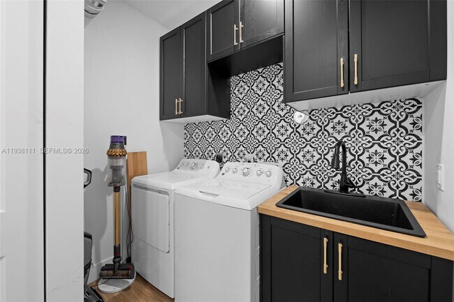 Building Photo - 821 SW 14th St