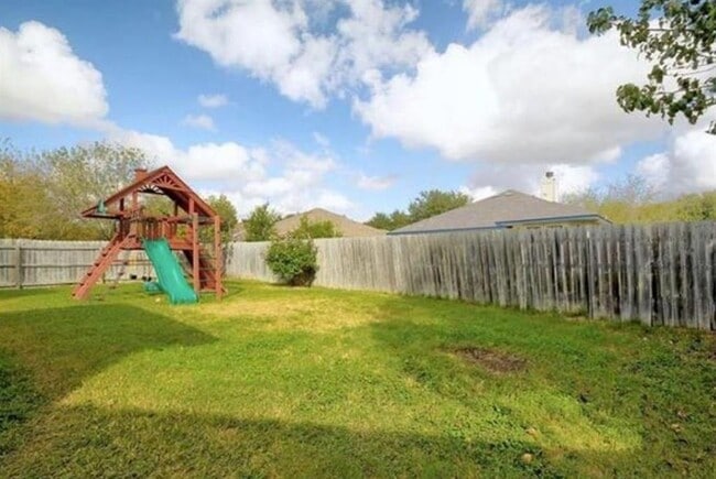 Building Photo - 351 Zebra Dr