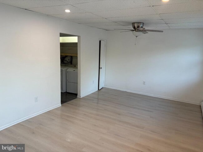 Building Photo - 159 Cross Keys Rd