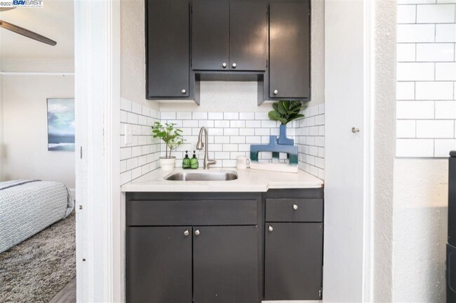 Building Photo - 3027 Filbert St