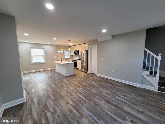 Building Photo - 4715 Dartford Ave