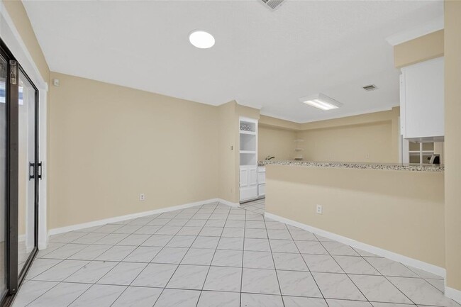 Building Photo - 6415 Grandvale Dr