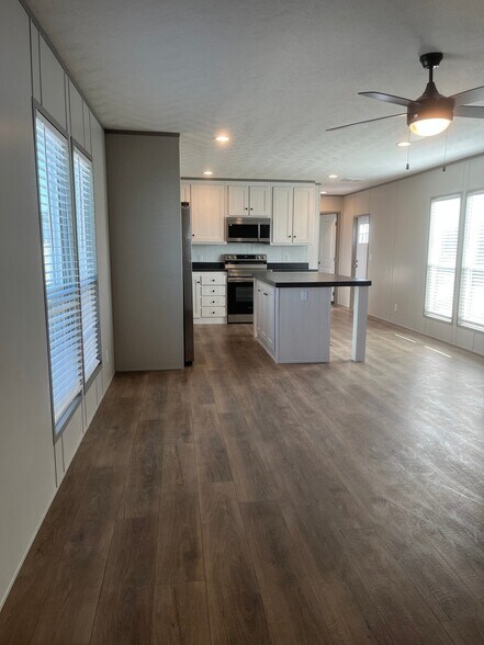 Building Photo - 5507 Racetrack Ln