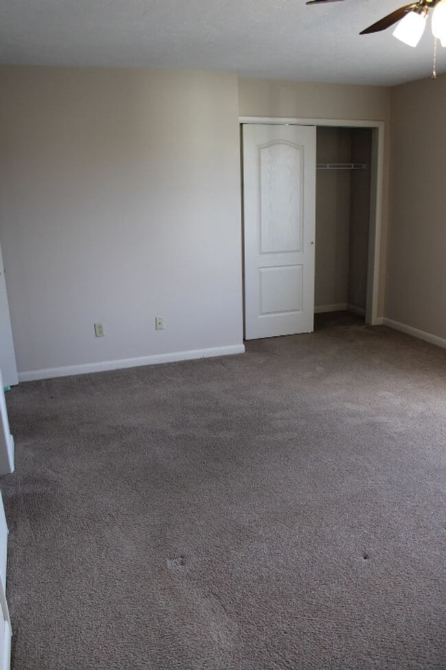 Building Photo - Move-In Ready 2BR Townhouse w/ Central AC & Off-Street Parking