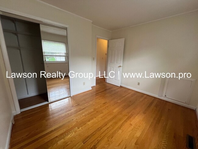 Building Photo - Nice, Three Bedroom Brick Ranch in City of...