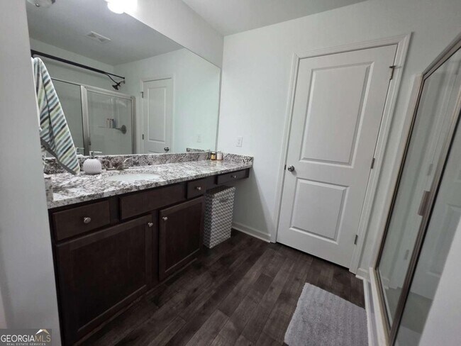 Building Photo - 5531 Garens Way