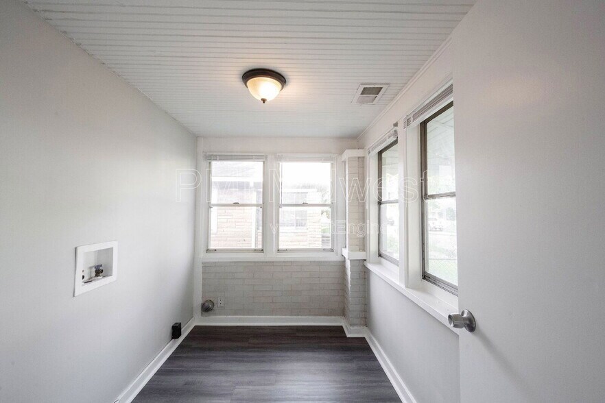 Building Photo - 3907 Hoyt Ave