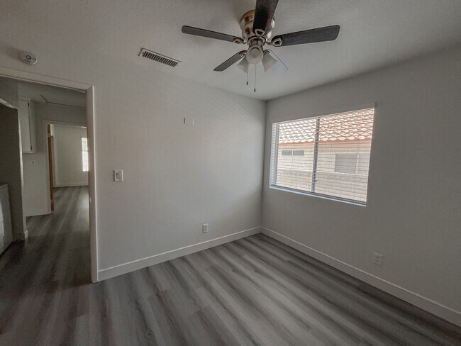 Building Photo - 8423 Palmada Dr