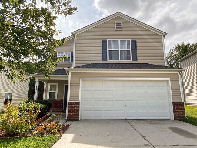 LOCATION IS KEY!! 4 Bedroom House in the ... - LOCATION IS KEY!!  4 Bedroom House in the ...