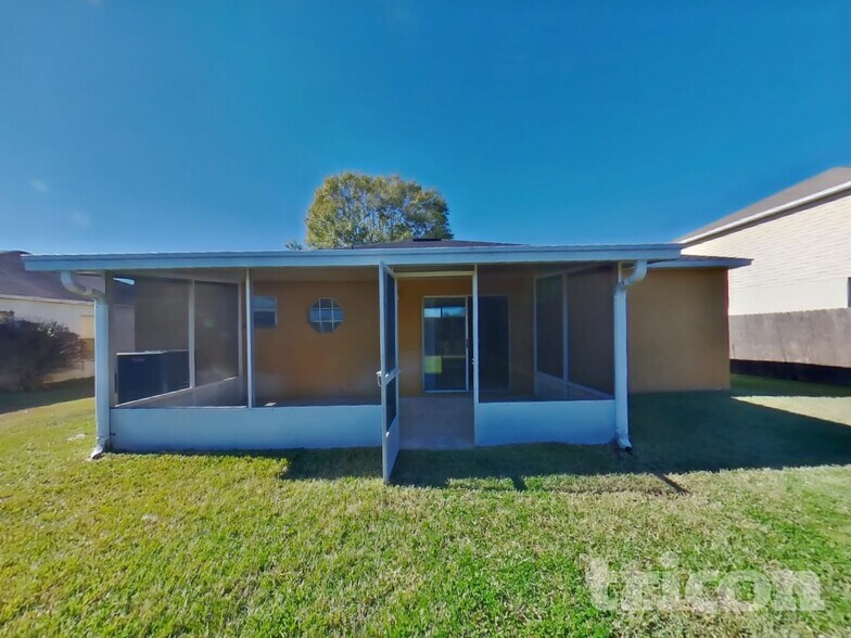 Building Photo - 7121 High Bluff Rd