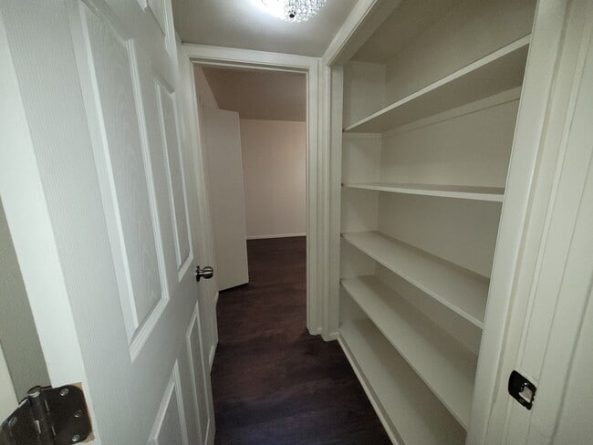 Building Photo - 3139 E Glenrosa Ave