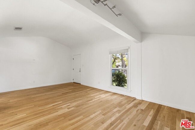 Building Photo - 2031 Glendon Ave