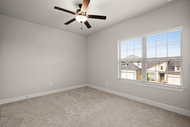 Building Photo - 12809 Stanford Dr