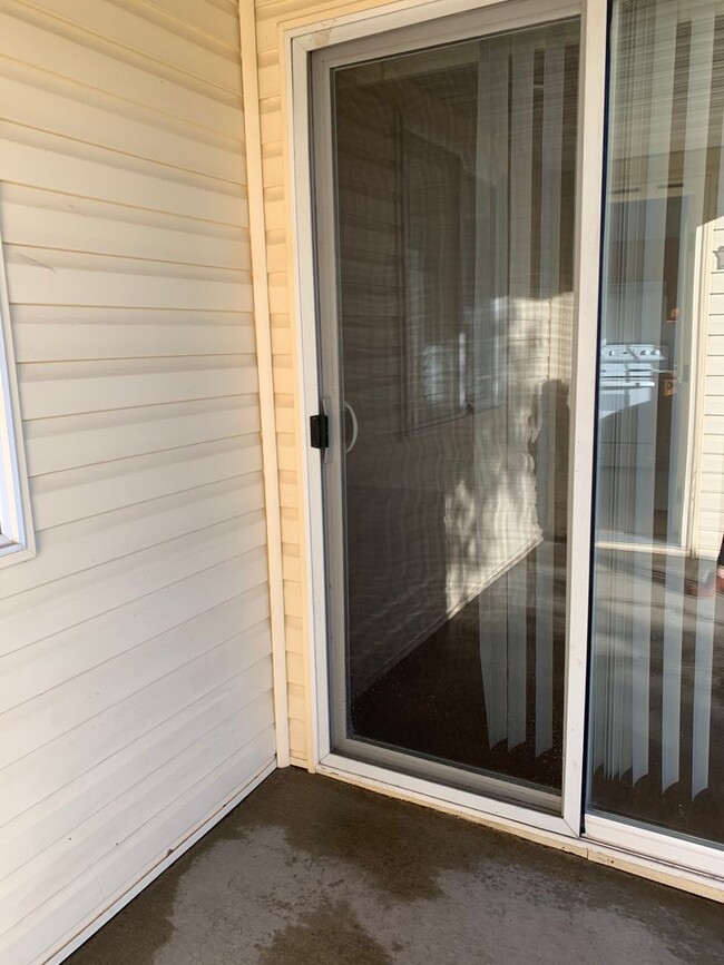 Building Photo - Charming Single-Level Rancher – 2 Bed, 2 Bath