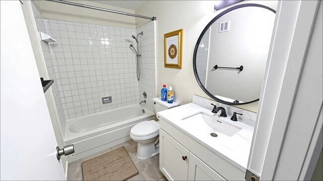 Building Photo - 6500 Sands Point Dr