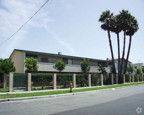 Building Photo - Oasis Apartments