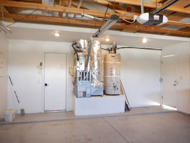 Building Photo - Cul De Sac Cutie in the City