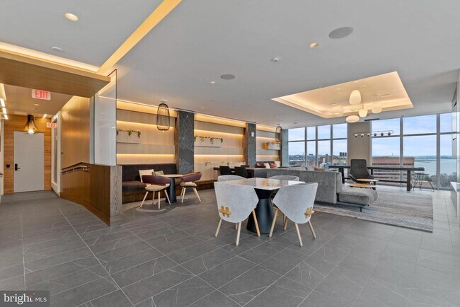 Building Photo - 925 N Fairfax St