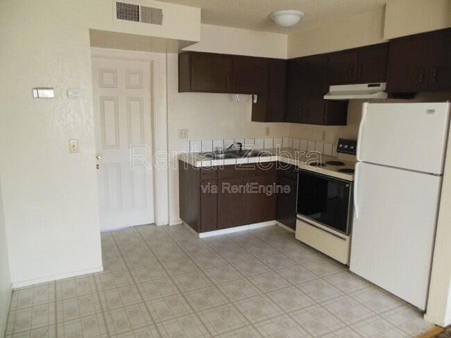 Building Photo - 1205 Kelso St