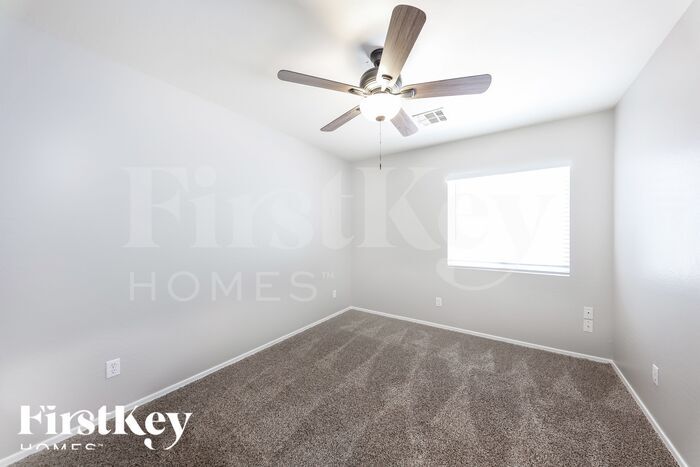 Building Photo - 11597 W Vogel Ave