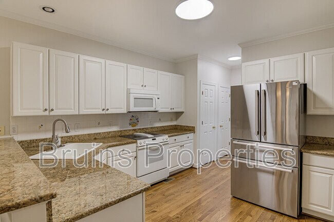 Building Photo - 8 Indigo Cove