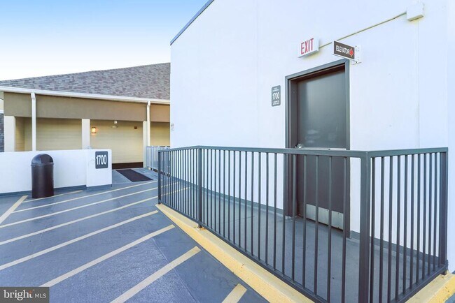 Building Photo - 11800 Old Georgetown Rd