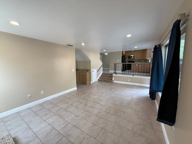 Building Photo - Updated two story home in Sylvan School Di...