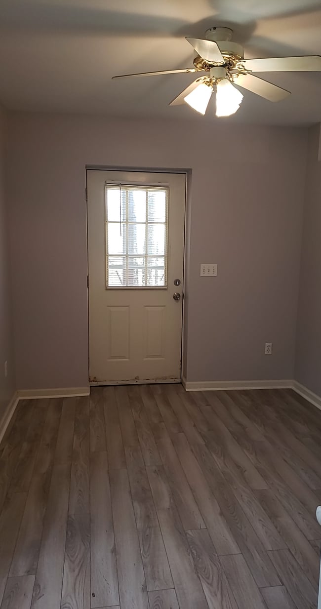Building Photo - Westwood Duplex