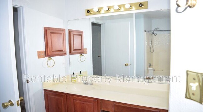 Building Photo - 2124 Rolling Creek Run