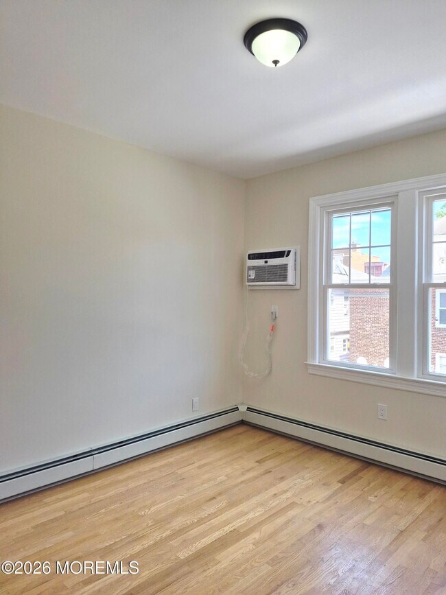 Building Photo - 359 N 12th St