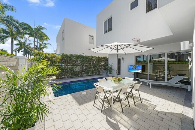 Building Photo - 7515 NW 99th Ave