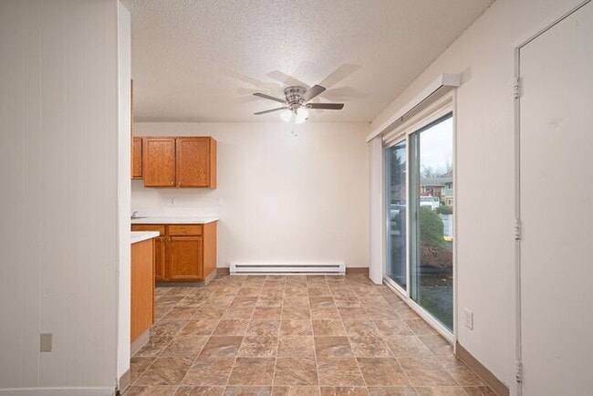 Building Photo - 3 bedroom home. FIRST MONTH FREE & A 55in FLAT SCREEN TV!