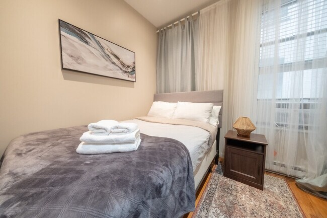 Building Photo - 5 W 101st St