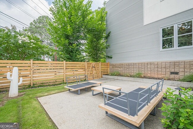 Building Photo - 2269 Briarwood Hills Dr NE