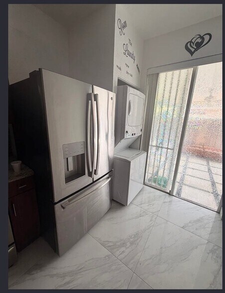 Building Photo - 15 SW 15th Terrace