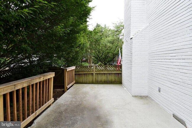 Building Photo - 3865 N Upland St