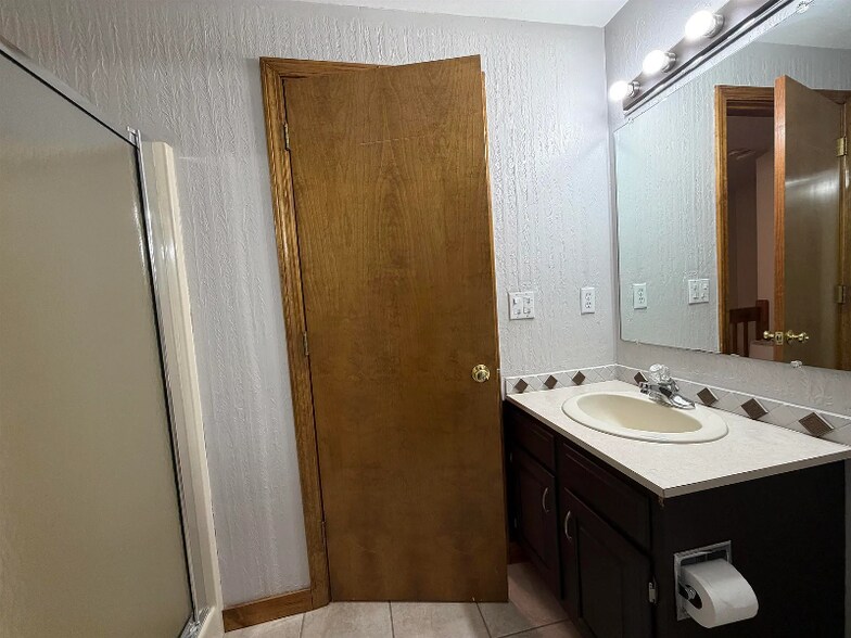 Building Photo - 17 Bayberry Dr