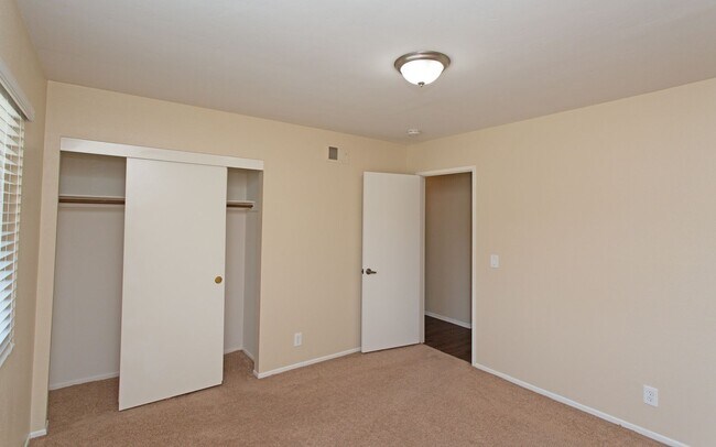 Building Photo - Beautiful 3 Bedroom Carlsbad Home!