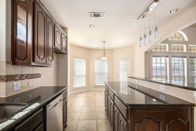 Building Photo - Discover your dream rental in Fort Worth, TX!