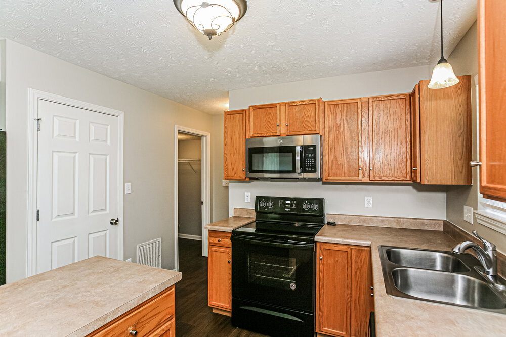 Building Photo - 16864 Maraschino Dr