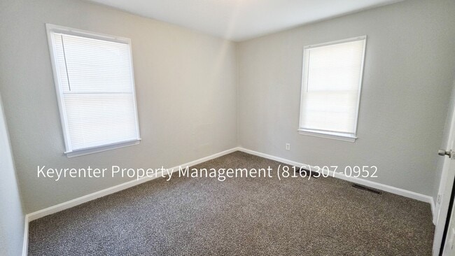 Building Photo - 3 Bed 1 Bath ready to rent!