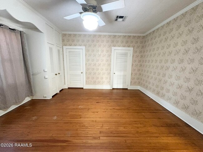 Building Photo - 208 St Anne St