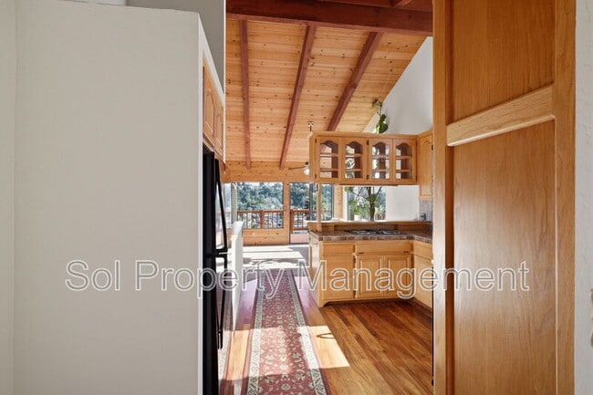 Building Photo - 147 Seacliff Dr