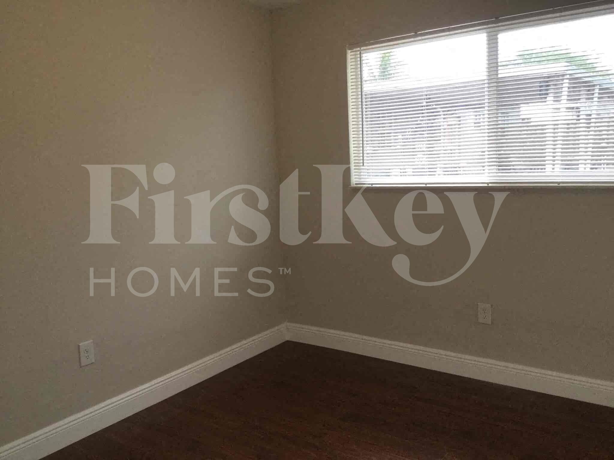 Building Photo - 1785 SW 43rd Ave