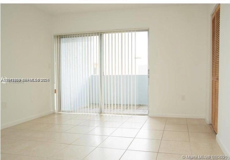 Building Photo - 9365 Fontainebleau Blvd